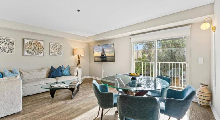 Apartment with pool | Close to Santa Monica Pier in Santa Monica, CA