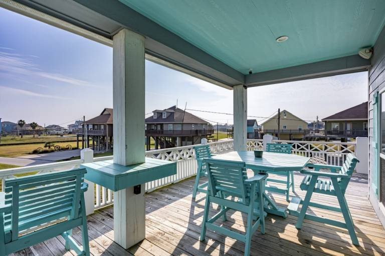Vacation home with BBQ | Beach view | Dogs allowed in Bolivar, TX