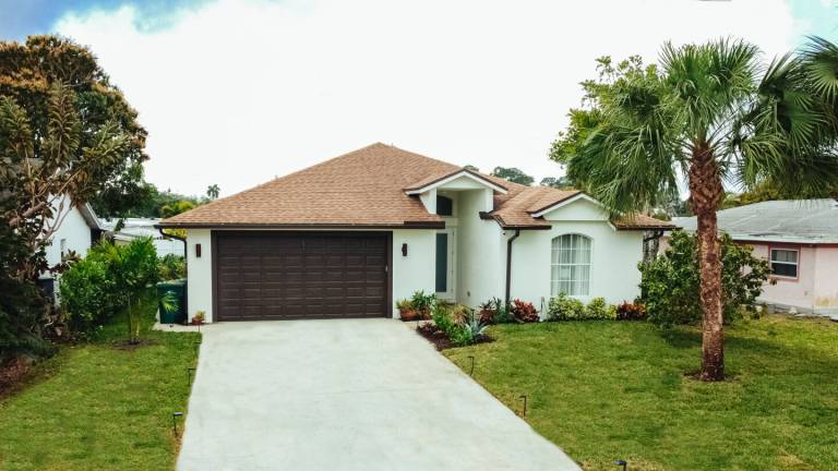 Vacation home with private pool, barbecue & terrace | Garden view — photo 5