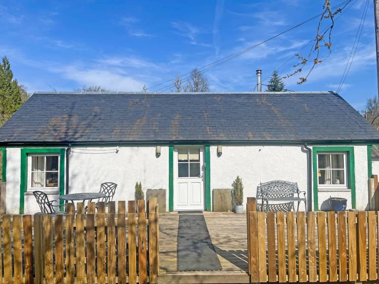 Child-friendly cottage with garden & jacuzzi | River view | Pets are welcome — photo 2