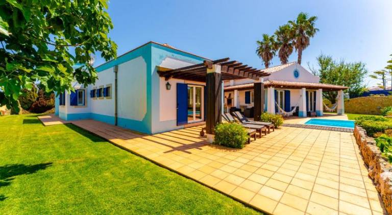Villa with hot tub, terrace & private pool — photo 5