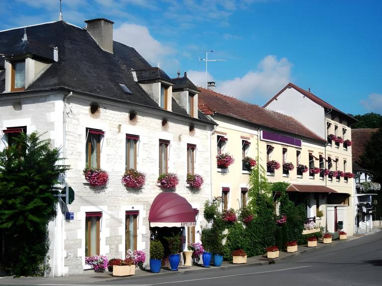 Hotel De La Loire aux Portes de Sancerre in Bourges