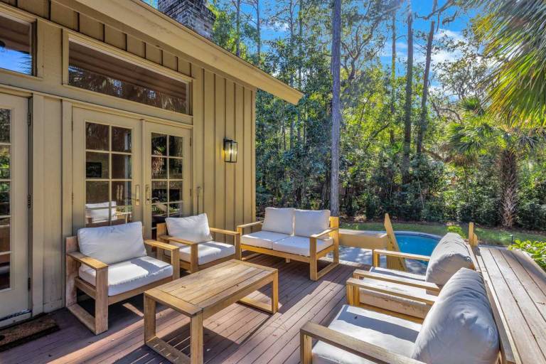 32 Plantation Dr @ Sea Pines Heated Private Pool Lagoon Views — photo 4