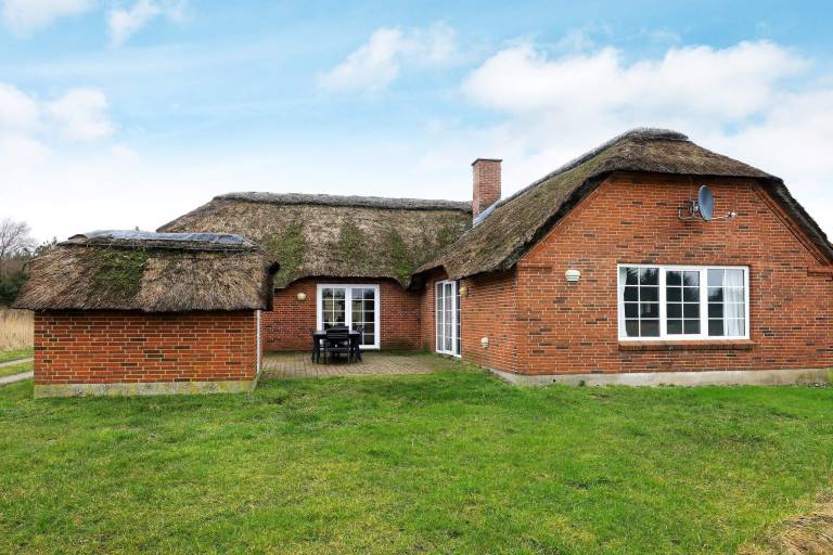 Ferienhaus mit Pool in Ulfborg, Nordsee f&uuml;r max. 10 Personen