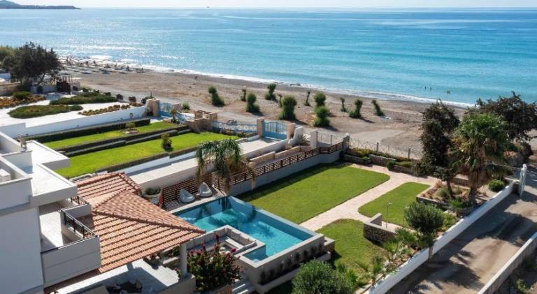 Fully equipped wonderful villa with patio, grill & private pool | Close to the beach | Pet-friendly — photo 4
