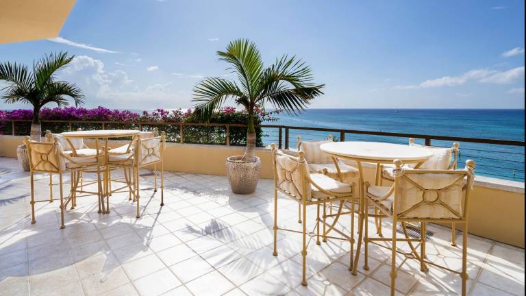 Fantastic Large Oceanfront Residence Located at The Ritz-Carlton, Grand Cayma — photo 2