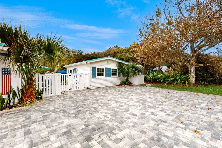 House  Crescent Beach