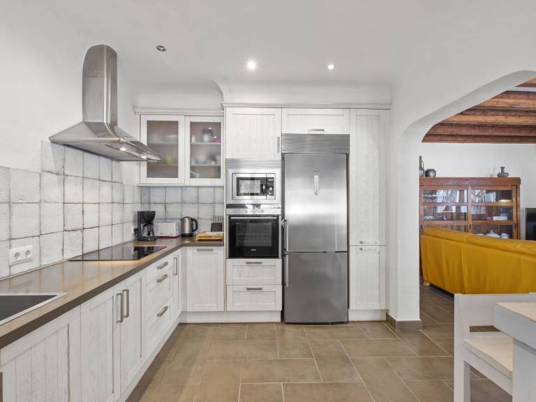 Family-friendly house with private pool, yard & patio | Next to the beach | Good for workation | Pets allowed — photo 3