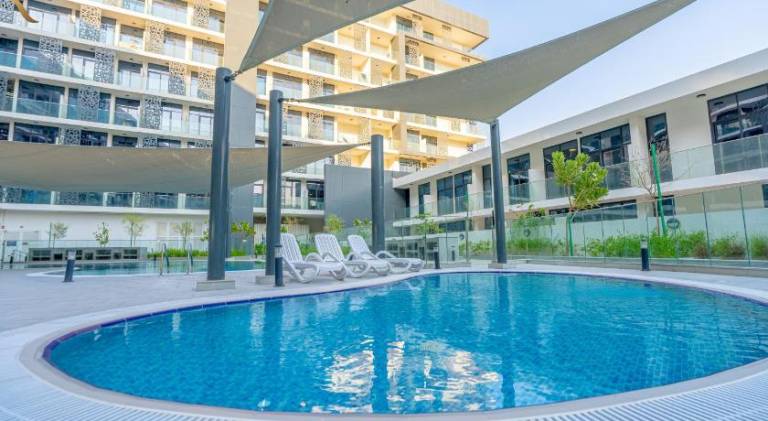 Rental apartment with pool & patio — photo 3