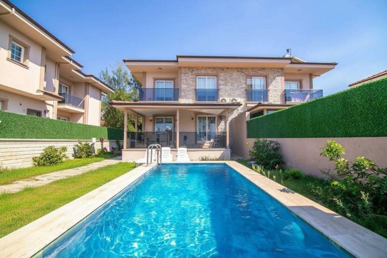 Fully equipped vacation home with terrace, BBQ & pool | Good for workation | Pet-friendly in Mugla