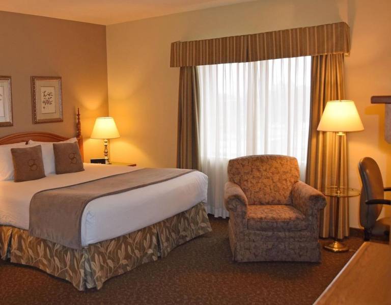 Stone Gate Inn in Orillia, ON