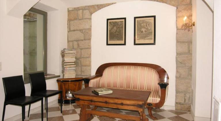 Apartment with grill, patio & yard — photo 3