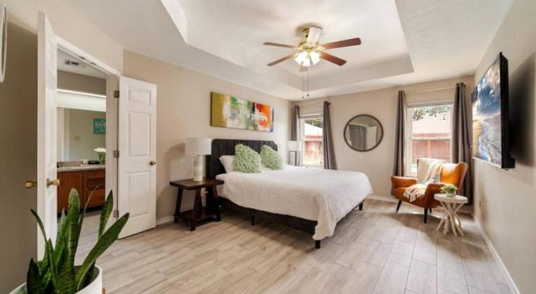 Pleasant vacation home with pool | Good for workation | Pets are welcome — photo 2