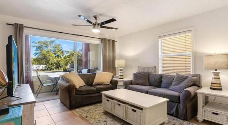 Lovely vacation home with pool | Pet-friendly — photo 2