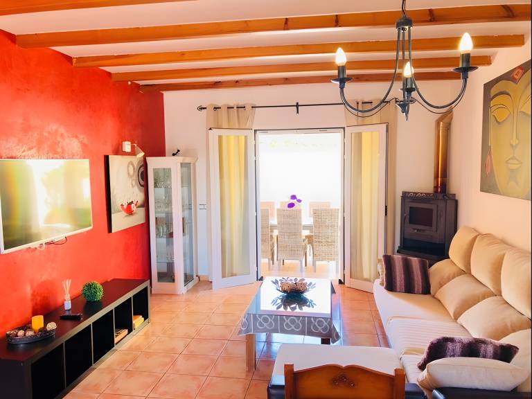 Vacation home with barbeque, terrace & fast internet | Garden view — photo 5