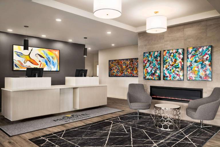 Microtel Inn & Suites Montreal Airport-Dorval QC — photo 2