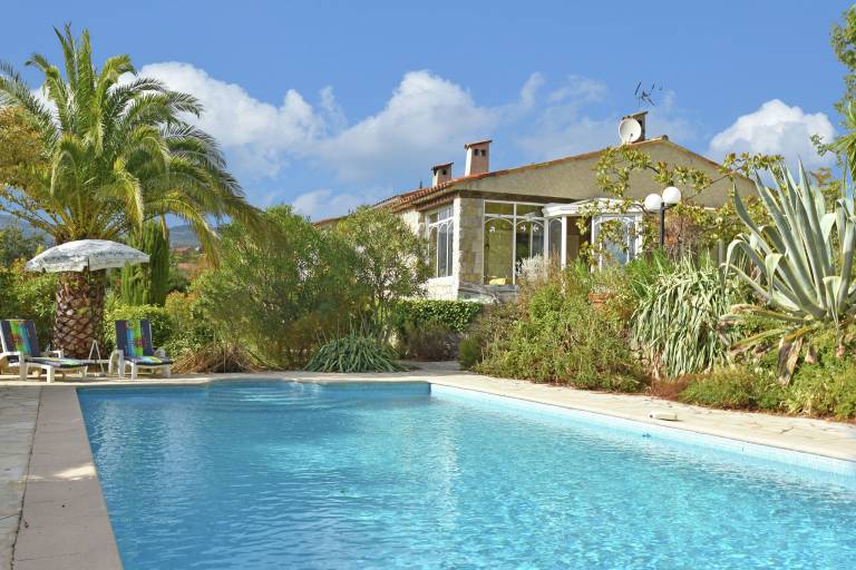 Fully equipped beautiful villa with terrace, grill & yard | Nature view | Pets allowed — photo 5