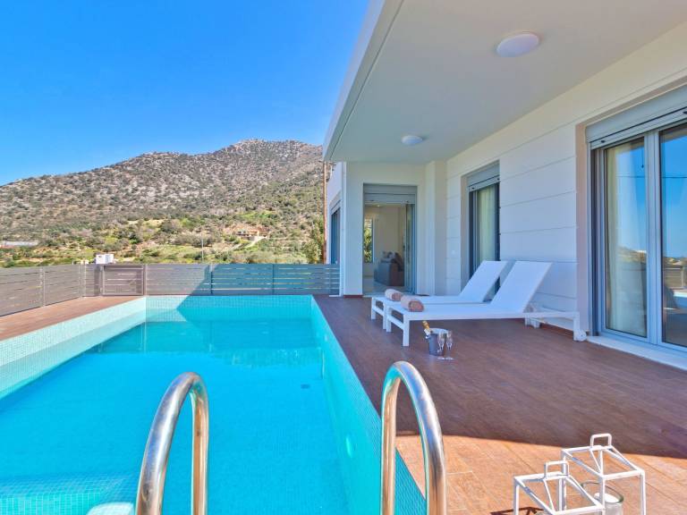 Villa mit drei Schlafzimmern und privatem Swimmingpool
