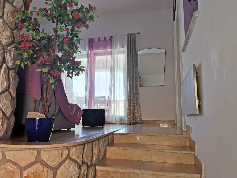 Family-friendly dedicated room with grill, terrace & yard | Panoramic view | Dogs allowed — photo 4