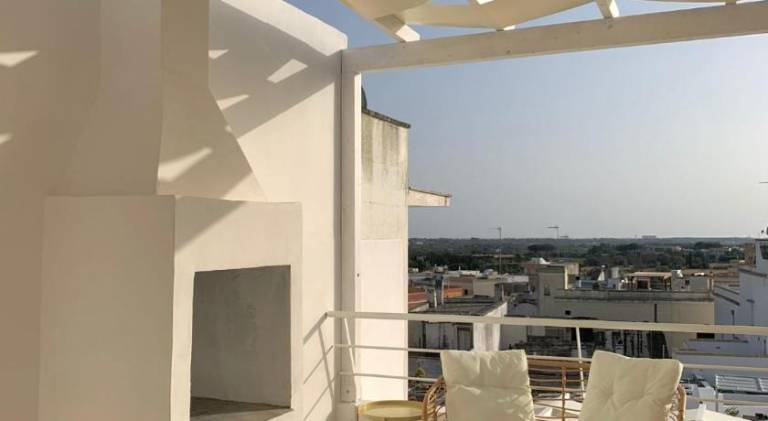Serviced apartment with barbeque, pool & terrace — photo 5