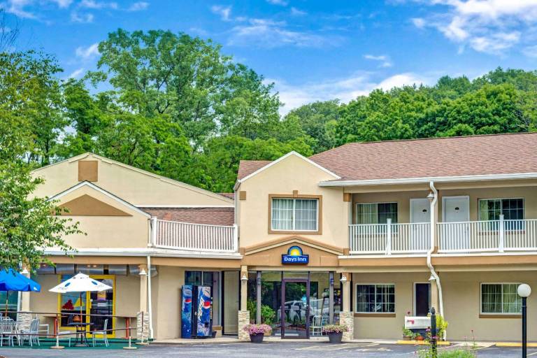 Days Inn by Wyndham Ridgefield — photo 4