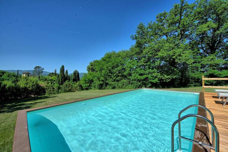 Villa with barbecue, terrace & yard — photo 5