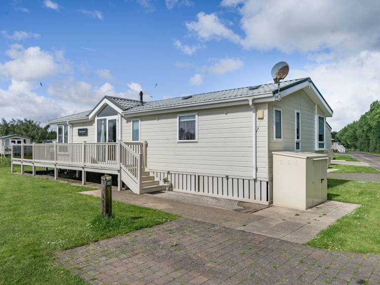 Cottage with jacuzzi & garden | Beach view — photo 2