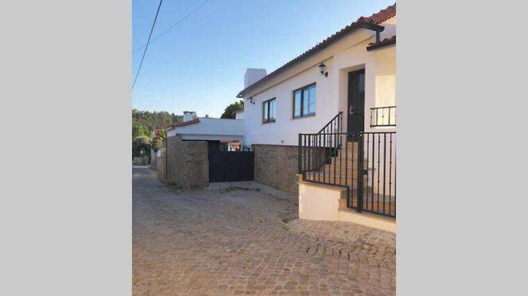 Big house with barbecue, yard & terrace | Perfect for remote work | Dogs allowed in Coimbra