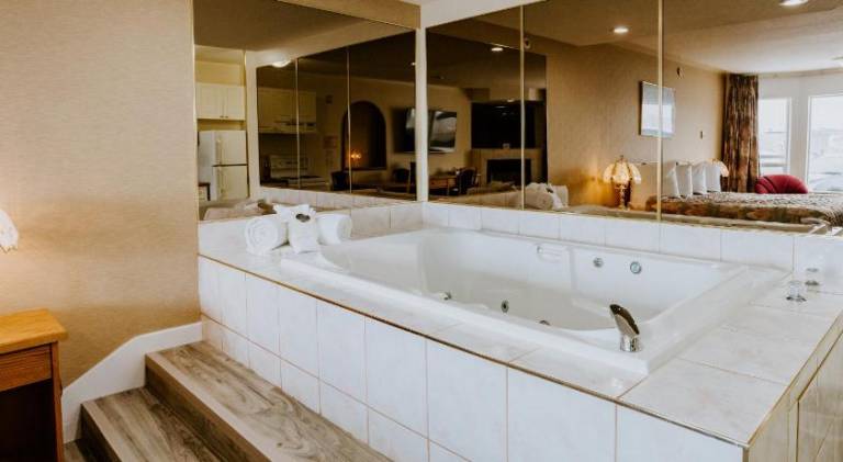 Western Budget Plus Mosaic Suites — photo 3
