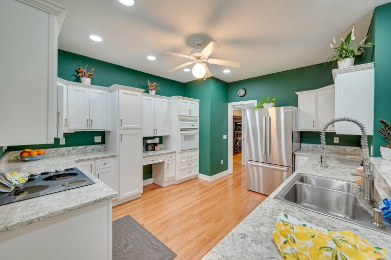 Game Room & Deep Water Lake Hartwell Group Retreat — photo 5