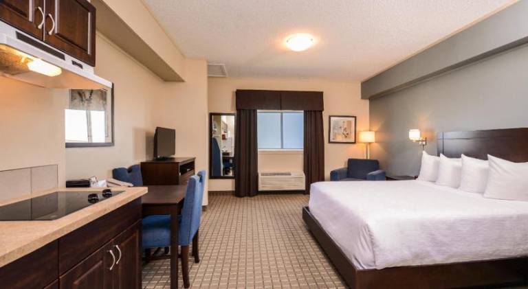 Chateau All Suites Hotel in Kindersley, SK