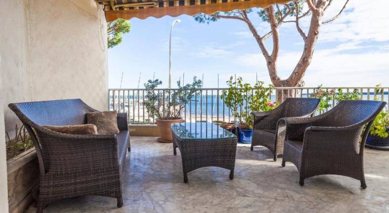 Apartment with terrace — photo 4