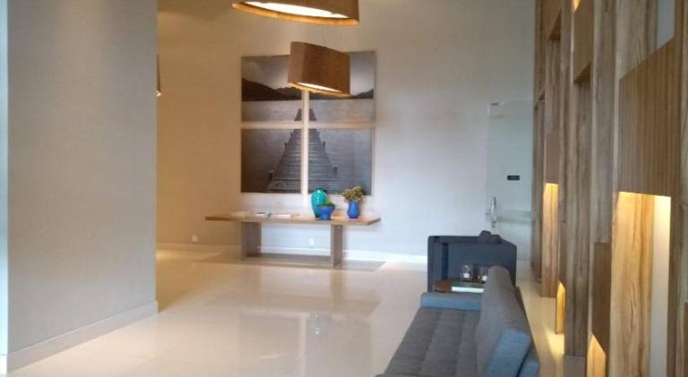 Apartment with pool — photo 2