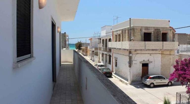 Nice serviced apartment with terrace | Close to the beach | Pets are welcome in Manduria