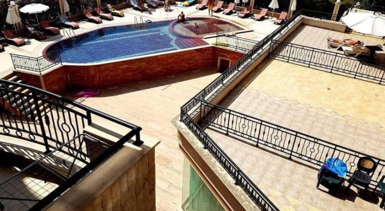 Rental apartment with terrace, private pool & garden — photo 5