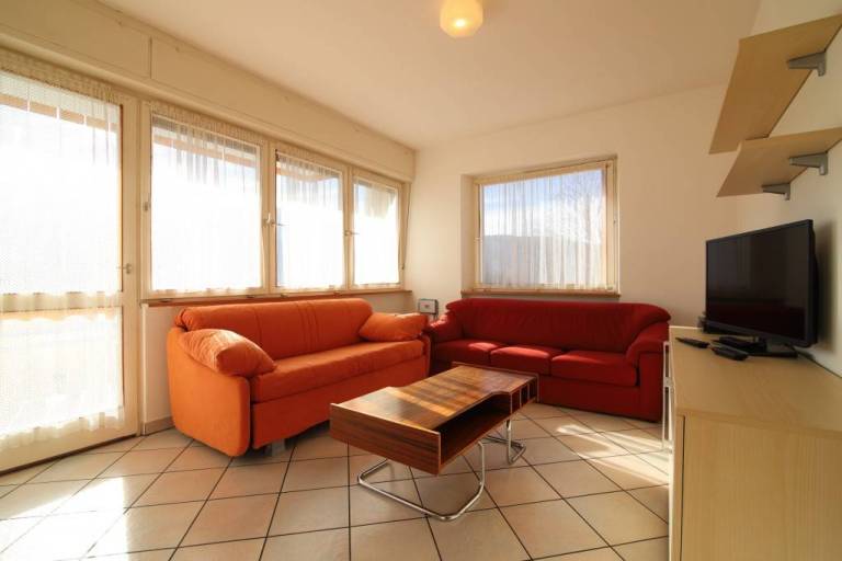 Apartment with grill & yard | Mountain view — photo 3