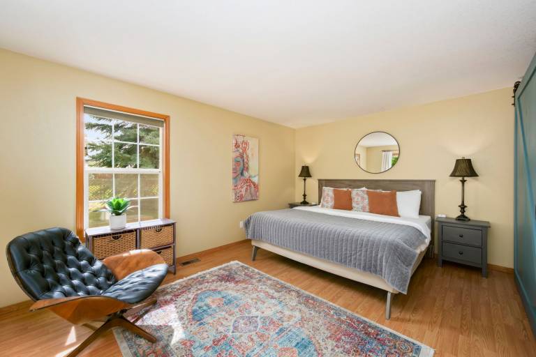 2765 27th CT SW — photo 4