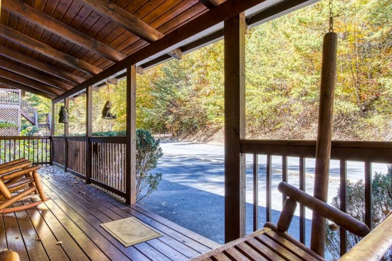 Child-friendly cabin with private pool | Dogs allowed — photo 3
