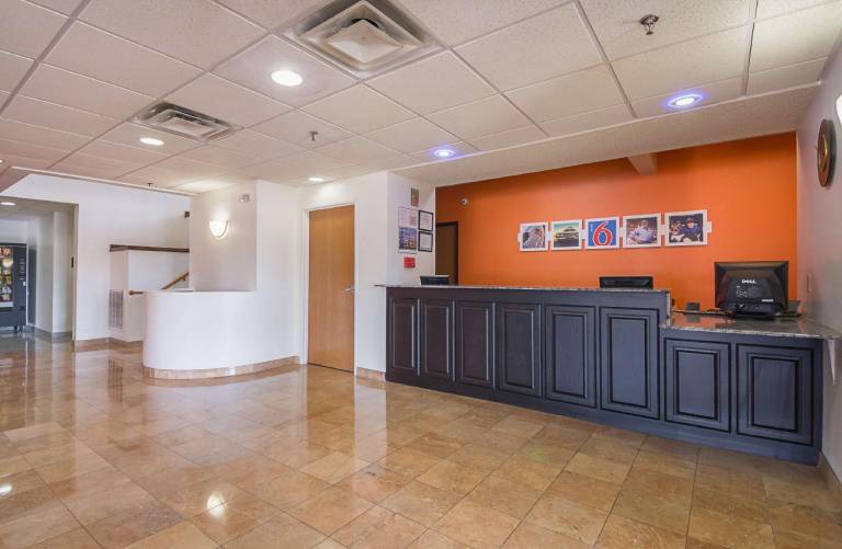 Motel 6 Irving, TX - Irving DFW Airport South — photo 4