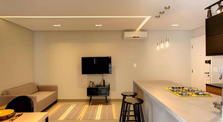 Apartment with pool & patio — photo 4