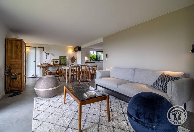 Gite with grill, terrace & yard | Pets allowed — photo 2