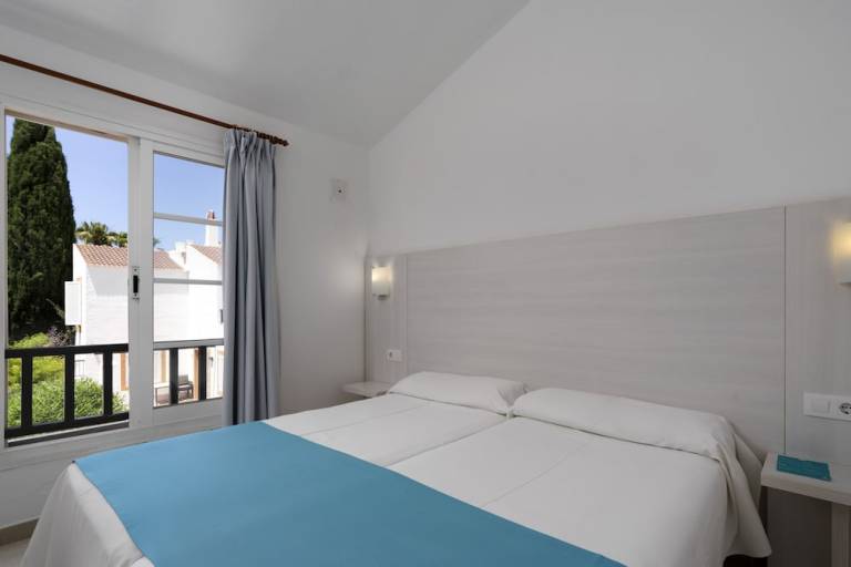 Aparthotel Cala en Bosc