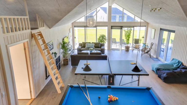 Family-friendly vacation home with private pool, sauna & yard | Pets are welcome — photo 5