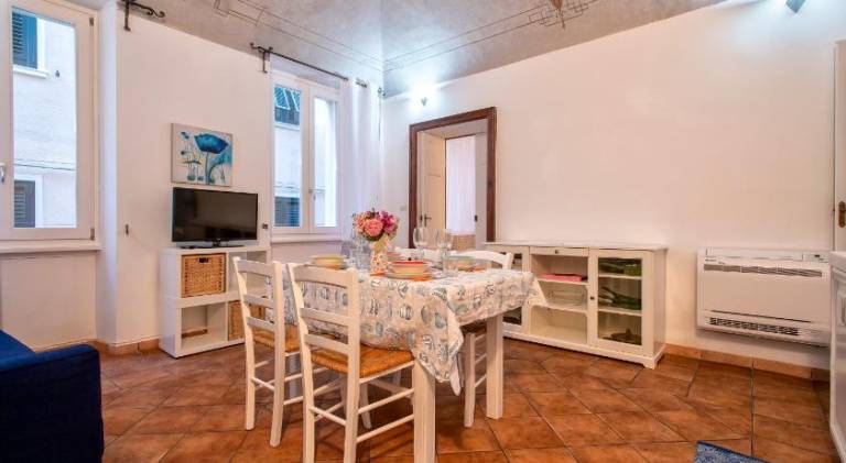 Apartment with 2 rooms for 5 persons — photo 5
