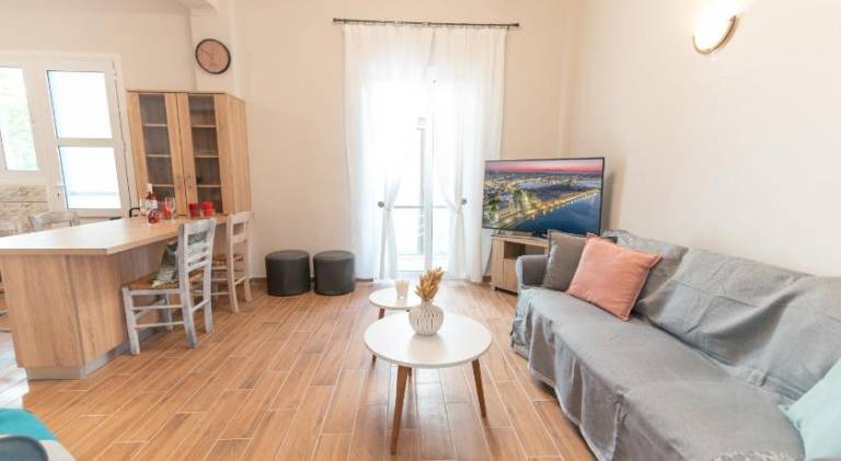 Beautiful holiday apartment with yard & terrace | Close to the beach | Pets are welcome in Kos