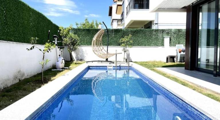 Fully equipped villa with private pool, yard & patio | Pets are welcome — photo 2