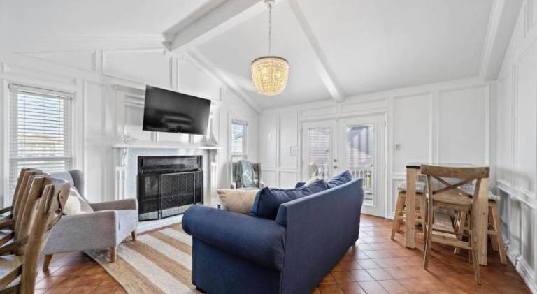 Stunning beach house with ocean views and large deck, just steps from the beach in Jamaica, TX