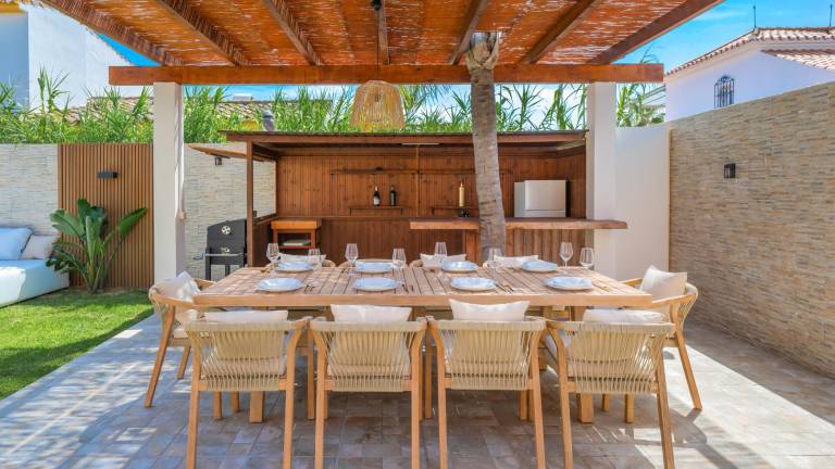 Villa with garden, private pool & patio | Golf view — photo 4