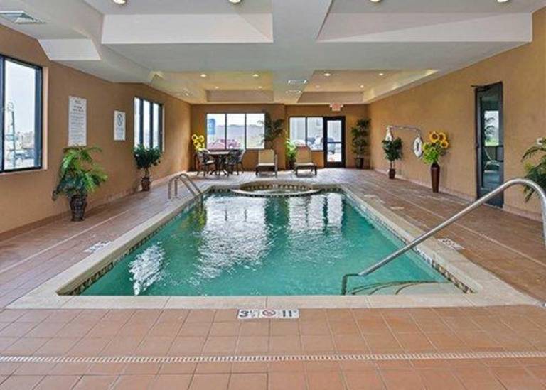 Holiday Inn Express & Suites Junction City By IHG in Junction City, KS