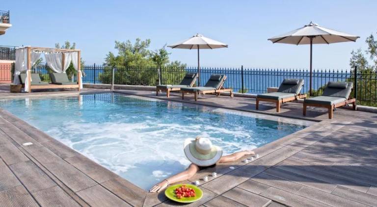 Holiday apartment with garden, jacuzzi & pool — photo 5